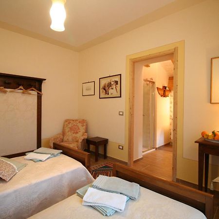 Cantoquinto Bed And Breakfast Fivizzano Exterior photo